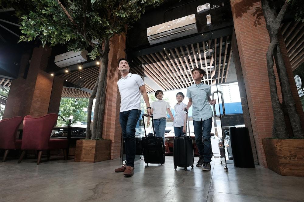 ยู โฮเต็ล มากาตี Hotel Makati City ภายนอก รูปภาพ