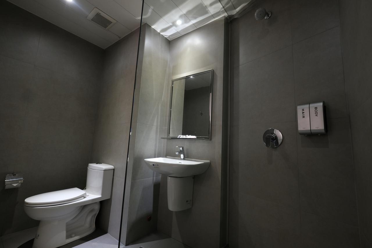 ยู โฮเต็ล มากาตี Hotel Makati City ภายนอก รูปภาพ